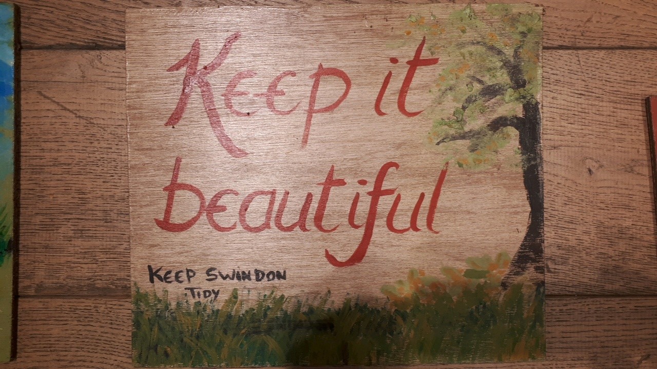 Keep Swindon Tidy wooden sign